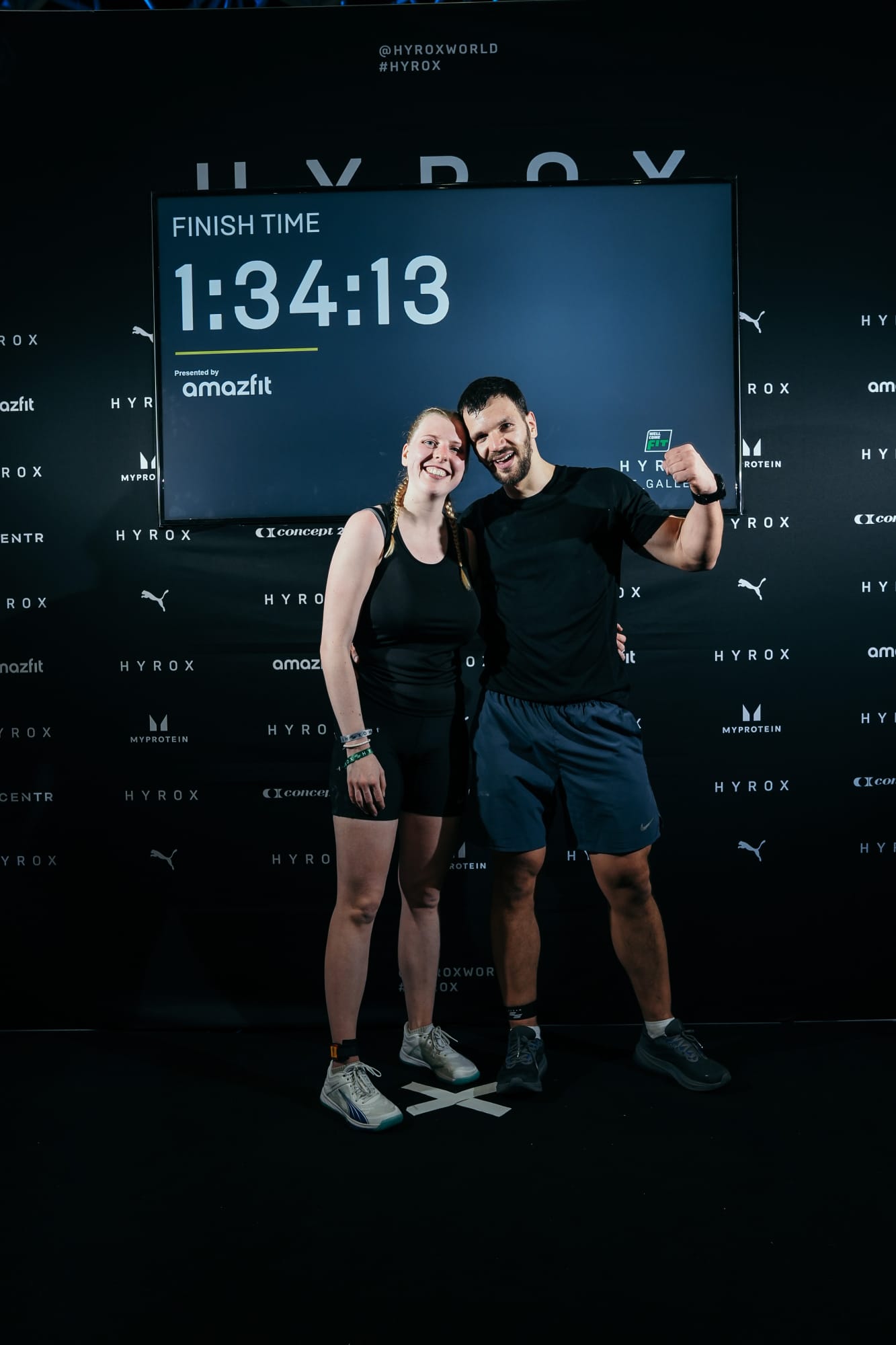 Zwei Athleten nach dem Rennen